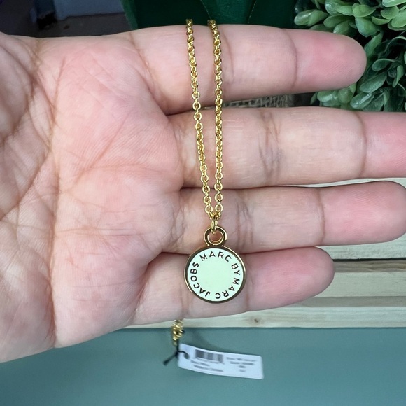 Marc by Marc Jacobs Pale Yellow Disc Enamel Necklace - Picture 4 of 5